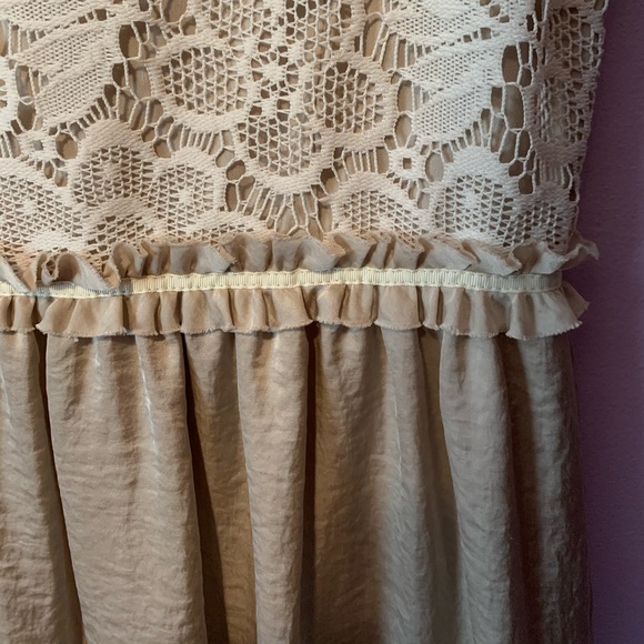 Tan Lace Dress - Picture 4 of 4